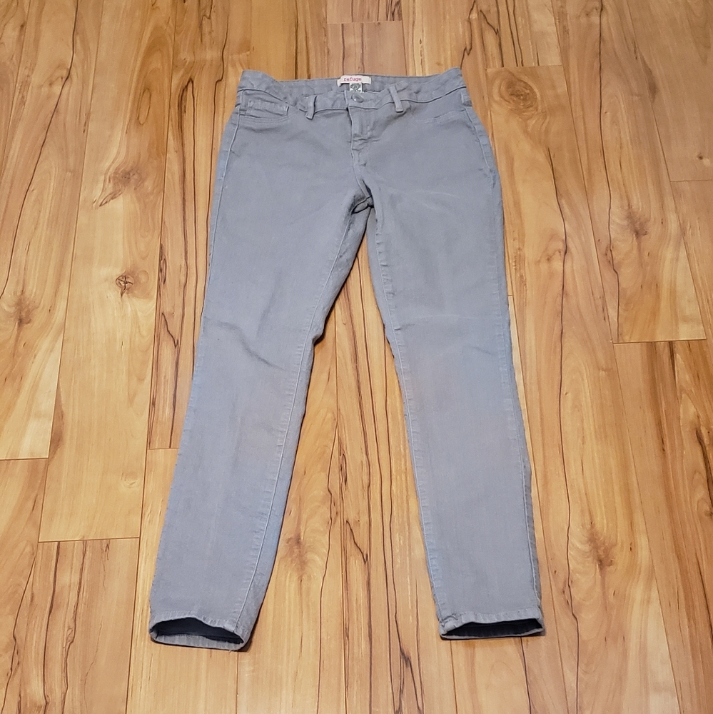 REFUGE JEANS SIZE 8  GRAY COLOR STRETCHY